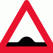 Advarselstavle bump - hastighedsdæmpende bump på vejen - Kombi-Skilte