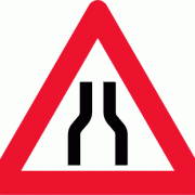Indsnævring af vej advarselstavle - Kombi-Skilte