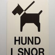 Hund i snor