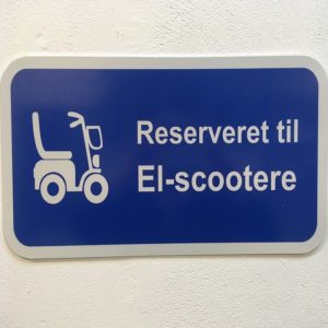 Parkeringsskilte til elbiler og scootere